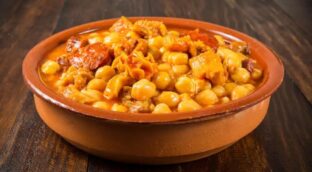 Garbanzos con callos y mi involuntario regreso a la capital