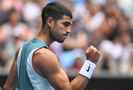 Carlos Alcaraz arrolla a Nishioka y se mete en la tercera ronda del Abierto de Australia