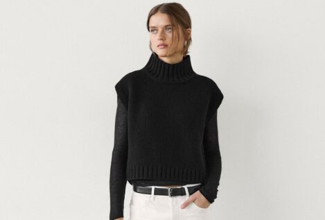 ¿Cómo combinar chalecos de punto con cuello alto?