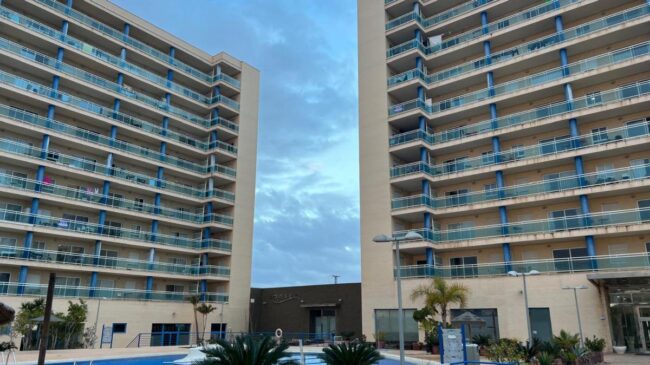 Denuncian a una empresa por ceder unos pisos a Cruz Roja para alojar inmigrantes