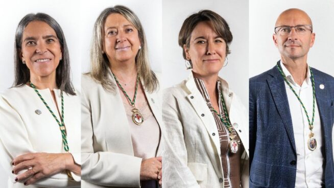 El PSOE expulsa de forma provisional a los cuatro concejales díscolos de Santiago