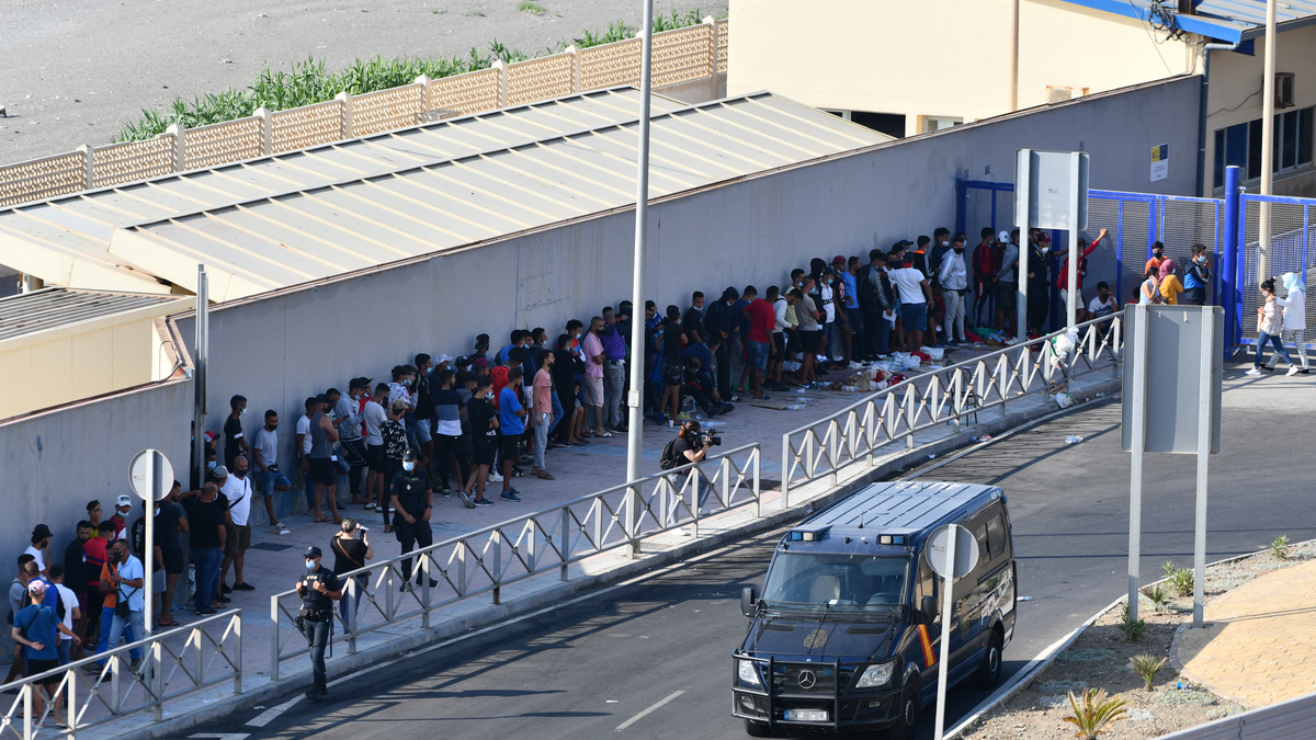 Ceuta aumenta un 95% las solicitudes de asilo y supera a Melilla por primera vez en una década