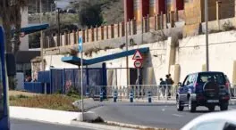 El primer camión en cruzar la frontera de Ceuta  volvió cargado por falta de documentación