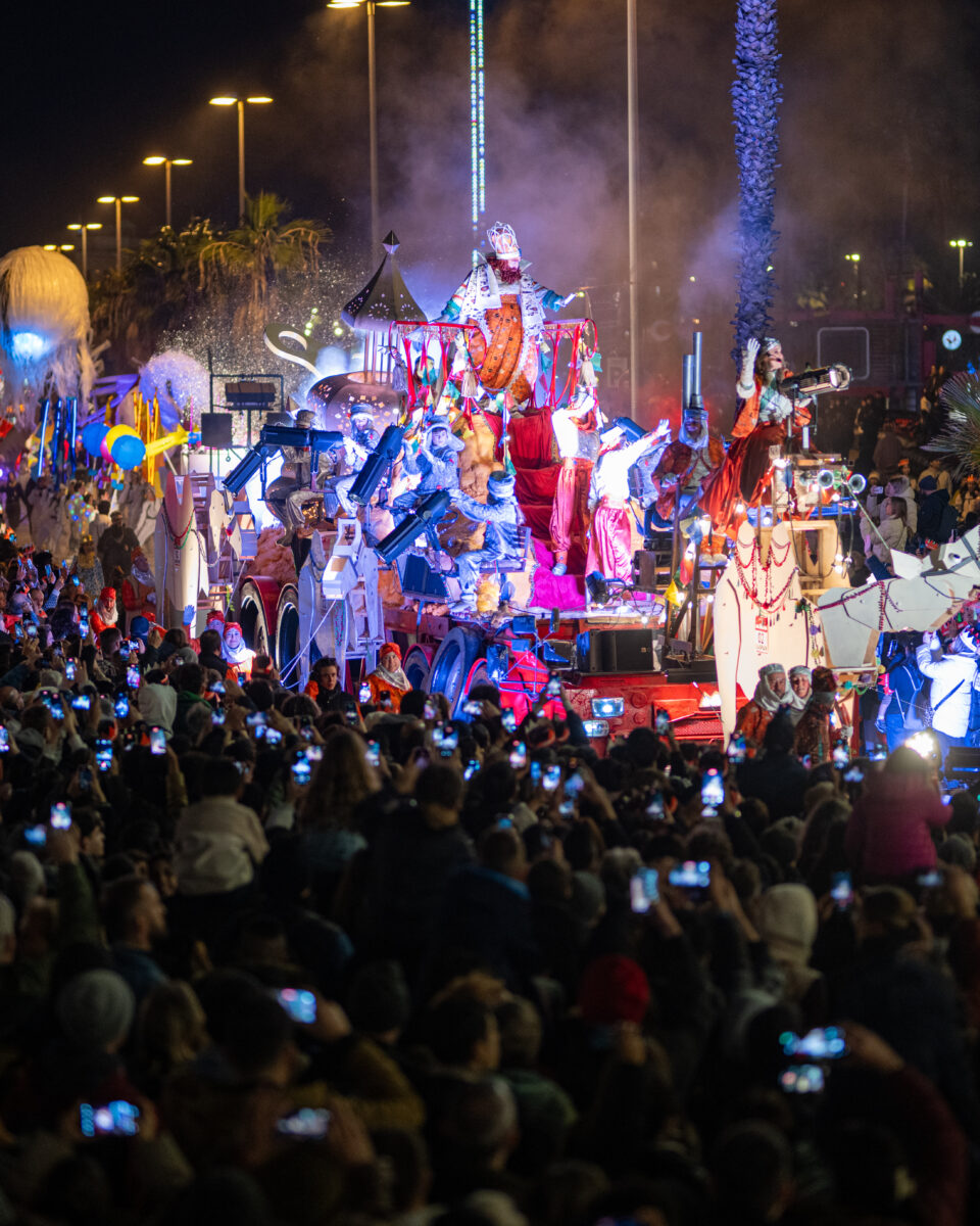 La emocionante visita pasada por agua de los Reyes Magos, en imágenes