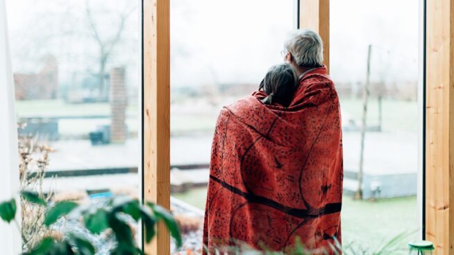 Cuanto más mayor soy, más siento el frío: este el verdadero motivo según los expertos