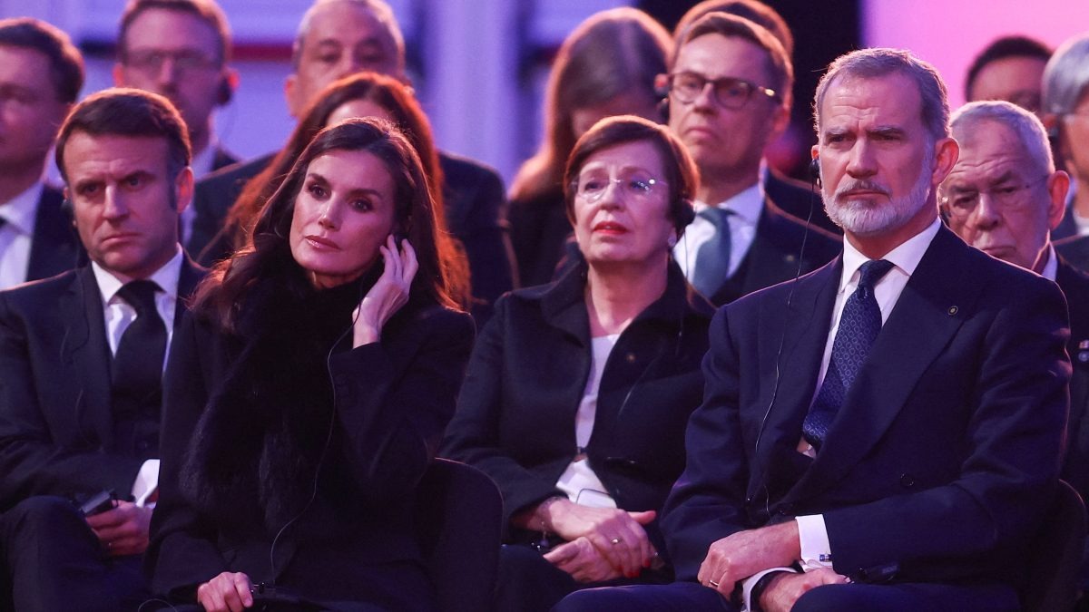Los Reyes rinden homenaje a las víctimas de Auschwitz en una histórica ceremonia