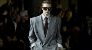 Los años ochenta vuelven a escena imponiendo su forma de vestir entre las tendencias