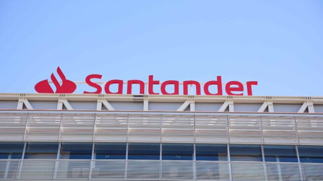 Banco Santander oferta recomprar dos de sus  bonos que suman 2.500 millones de euros
