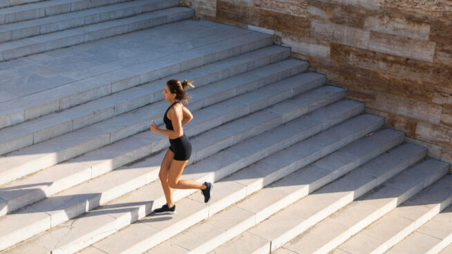 Más eficiente y en menos tiempo: el ejercicio que es mejor que caminar 10.000 pasos al día
