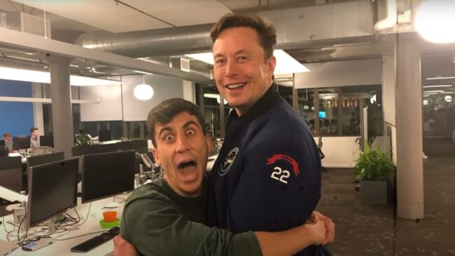 El eurodiputado y 'youtuber' que se ha convertido en aliado de Elon Musk