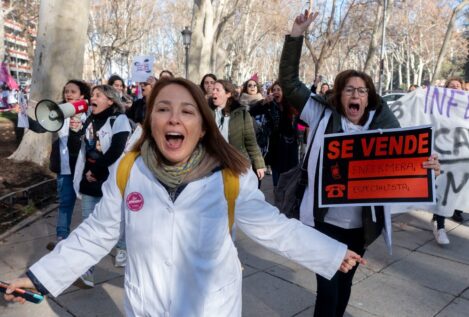 La paradoja de España: ‘echa’ a sus enfermeros, pero contrata extranjeros por falta de personal