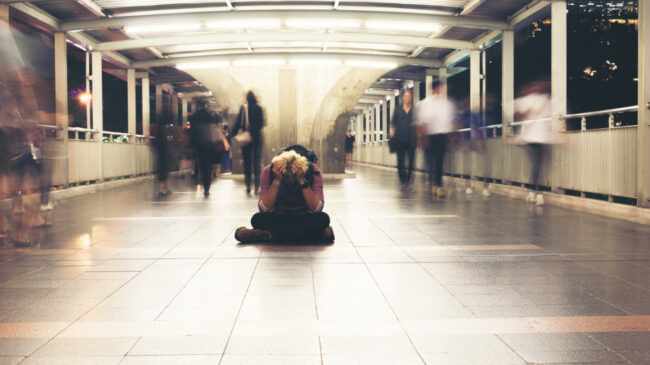 Estrés crónico: qué es, cuándo se produce y qué pasa cuando se prolonga en el tiempo