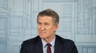 Vox le 'come' tres escaños al PP tras el apoyo de Feijóo al segundo decreto del Gobierno