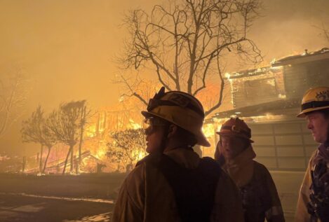 Los incendios de Los Ángeles dejan al menos dos muertos y cientos de hectáreas arrasadas