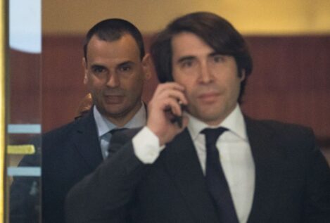 La juez vuelve a suspender la declaración de la pareja de Ayuso, esta vez por un viaje