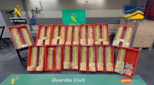 La Guardia Civil desmantela en Cataluña una banda con armas de guerra y millones de euros