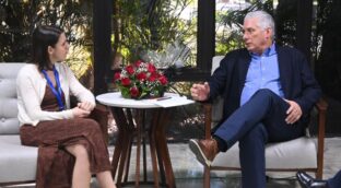 Irene Montero visita a Díaz-Canel en Cuba y carga contra EEUU por su «bloqueo criminal»