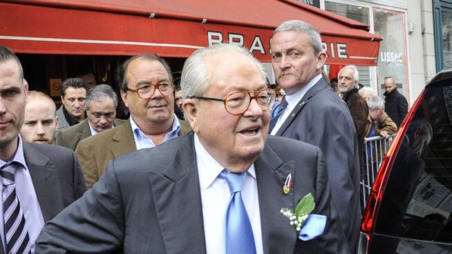 La tumba de Jean-Marie Le Pen, vandalizada: aparece con graves daños en su parte exterior