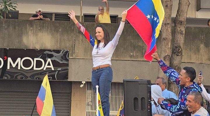 María Corina Machado reaparece en Caracas tras 133 días de clandestinidad