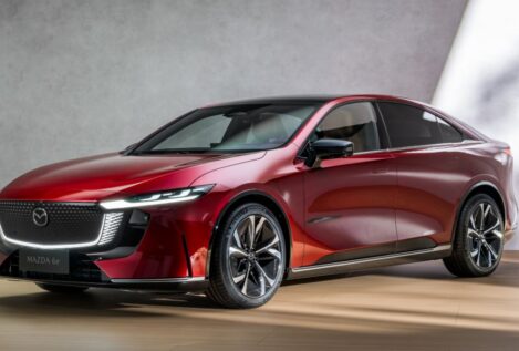 Mazda se olvida de la combustión y reinicia uno de sus modelos más clásicos: el Mazda 6
