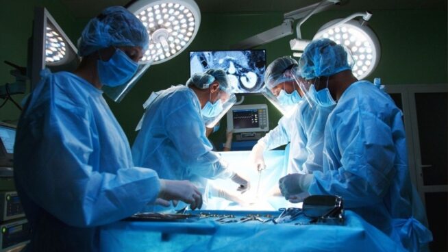 Las listas de espera bajan en cirugía, consultas y pruebas diagnósticas en Madrid