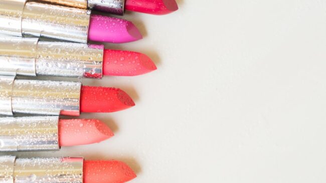 Las 10 mejores barras de labios del 2025 más duraderas