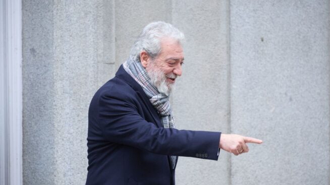 Piden el cese del jefe de gabinete de Ayuso por cuestionar muertes en residencias en covid
