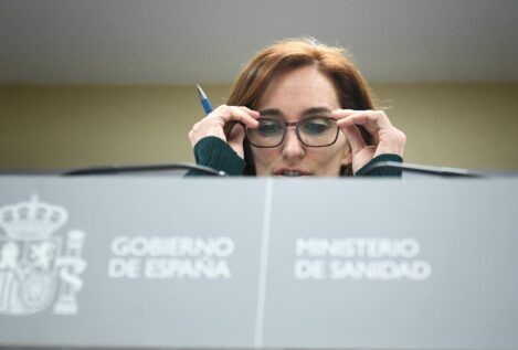 El sector médico estalla por el veto a los directivos para trabajar en la sanidad privada