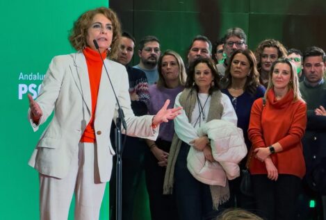 Montero presenta su candidatura al PSOE andaluz con referencias al Che y Unamuno