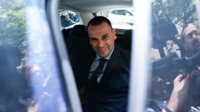 Giro del fiscal del 'caso Ayuso': pide investigar a su novio por corrupción tras negarse dos veces