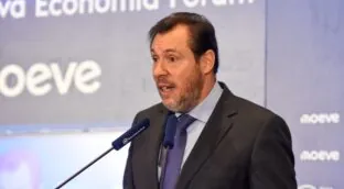 Puente pide a Hacienda que salve 'in extremis' la compra de Talgo por los problemas de Sidenor