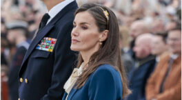 Elegante y toques cítricos: el perfume que usa la reina Letizia y que tiene versión 'low cost'