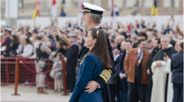 Unos orgullosos Reyes despiden a Leonor en Cádiz: su recorrido en otro barco junto a ella