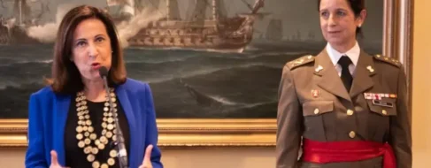 La primera mujer que llegó a general cumple dos años de ostracismo en Defensa