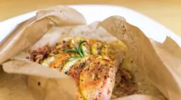Salmón al microondas: la receta de José Andrés para comer que se hace en diez minutos