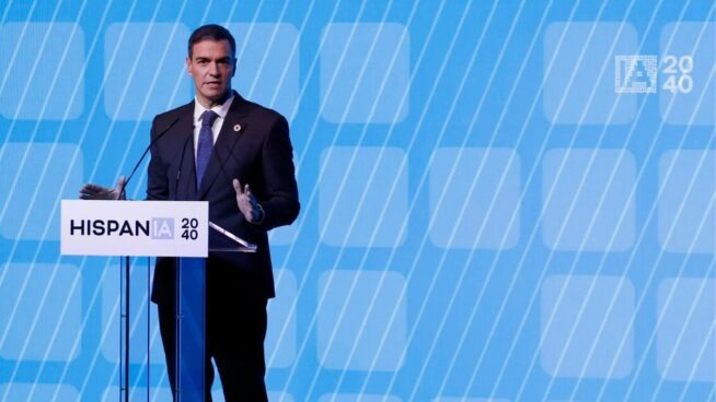 Sánchez critica a la 'tecnocasta' pero corteja a Meta, Google y Netflix con leyes a medida