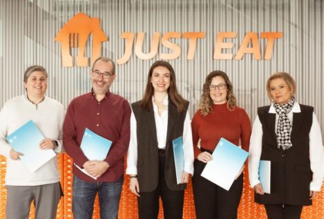 Los sindicatos y Just Eat firman un acuerdo para regular las condiciones de los 'riders'