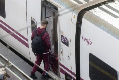 Los trenes Avril que unen Madrid con Galicia y Asturias, parados por un fallo informático