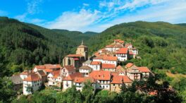 El pueblo de Navarra que está en mitad de los Pirineos perfecto para esquiar y hacer turismo