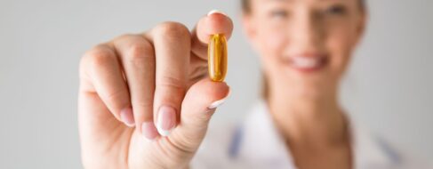 La vitamina que ayuda a prevenir las cataratas y mejora la visión nocturna