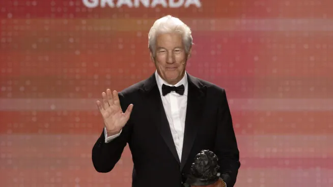 Richard Gere: la emoción sin contexto que perpetúa la Leyenda Negra