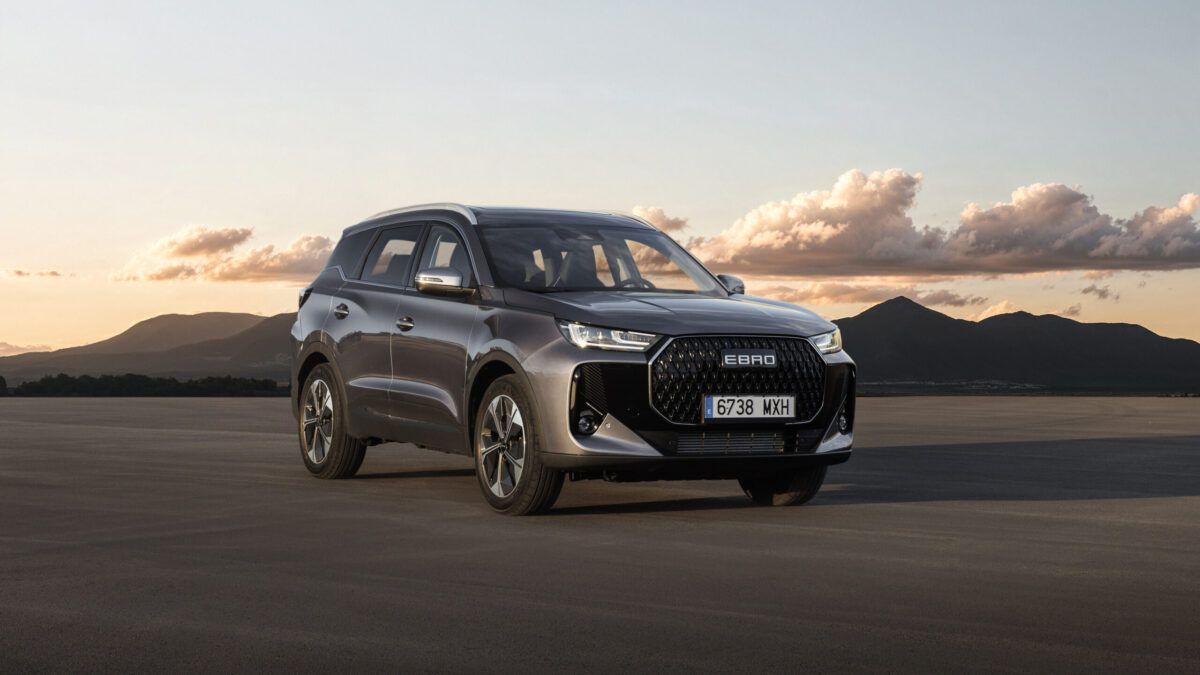 El nuevo Ebro s700 se presenta repleto de equipamiento a un precio irresistible