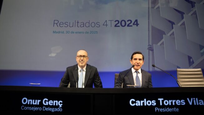 Carlos Torres ganó 8,3 millones de euros como presidente del banco BBVA en 2024