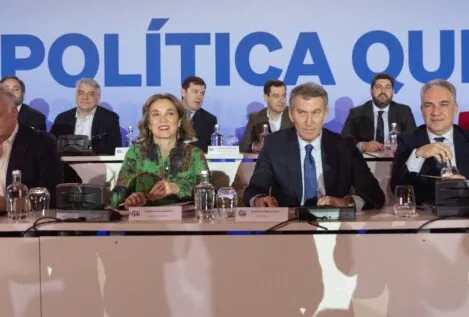 Feijóo carga contra la «oposición de tumbona» de Vox y defiende el 'sí' al decreto ómnibus