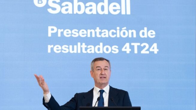 González-Bueno ganó 3,30 millones al frente del Sabadell en plena opa, un 84% más