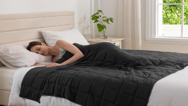 Envuélvete en calma: las mejores mantas antiestrés que transforman tu descanso