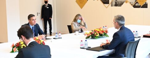 Sánchez desoyó los avisos de la OTAN y apostó por la china Huawei influido por Zapatero