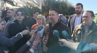 Abascal pide al PP que rompa con el PSOE en la UE para apoyar los presupuestos autonómicos