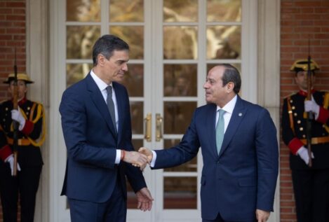 Sánchez rechaza ante el presidente egipcio el traslado de gazatíes: «La Franja es palestina»