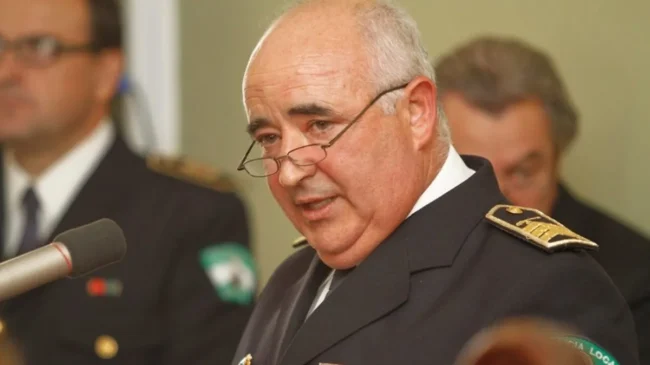 El jefe de la Policía de Granada, a un miembro de un tribunal: «Ese niño tiene que aprobar»